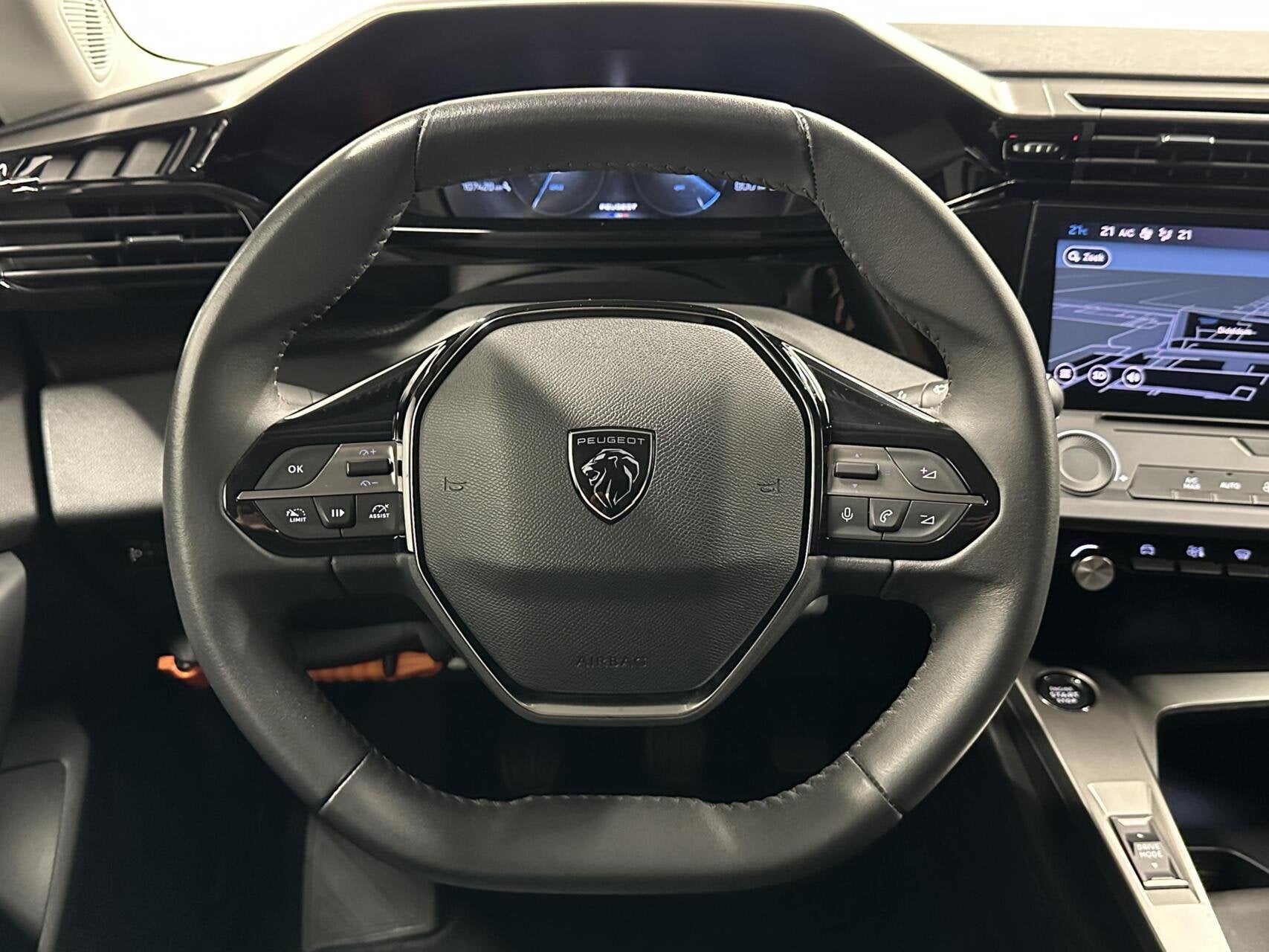 Foto 18 van Peugeot 308 1.2 PureTech Active Pack Business CARPLAY NAVI C