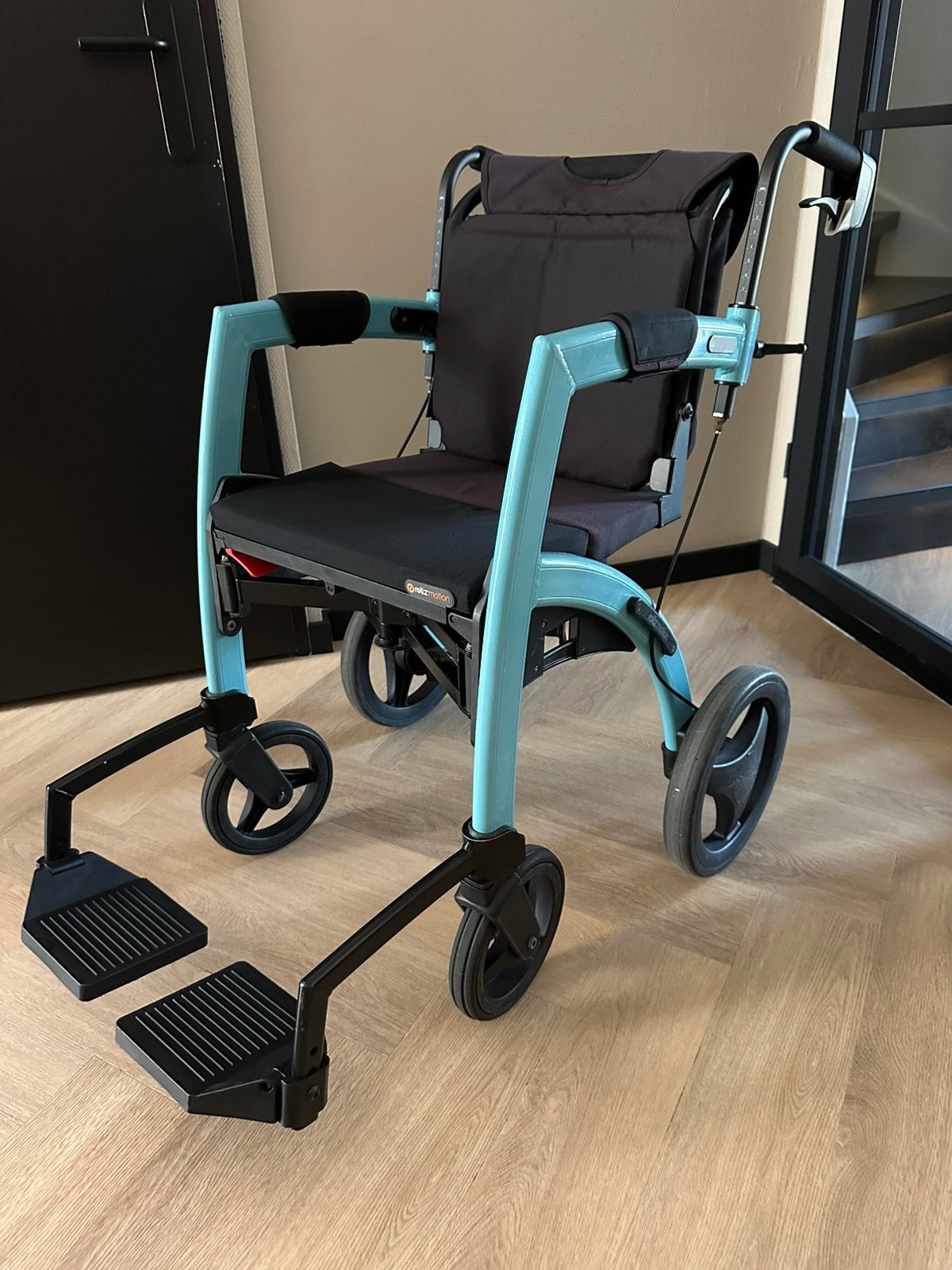 Rollz Motion rollator/rolstoel goed onderhouden, Diversen, Ophalen of Verzenden, Inklapbaar, Zo goed als nieuw, Duwrolstoel