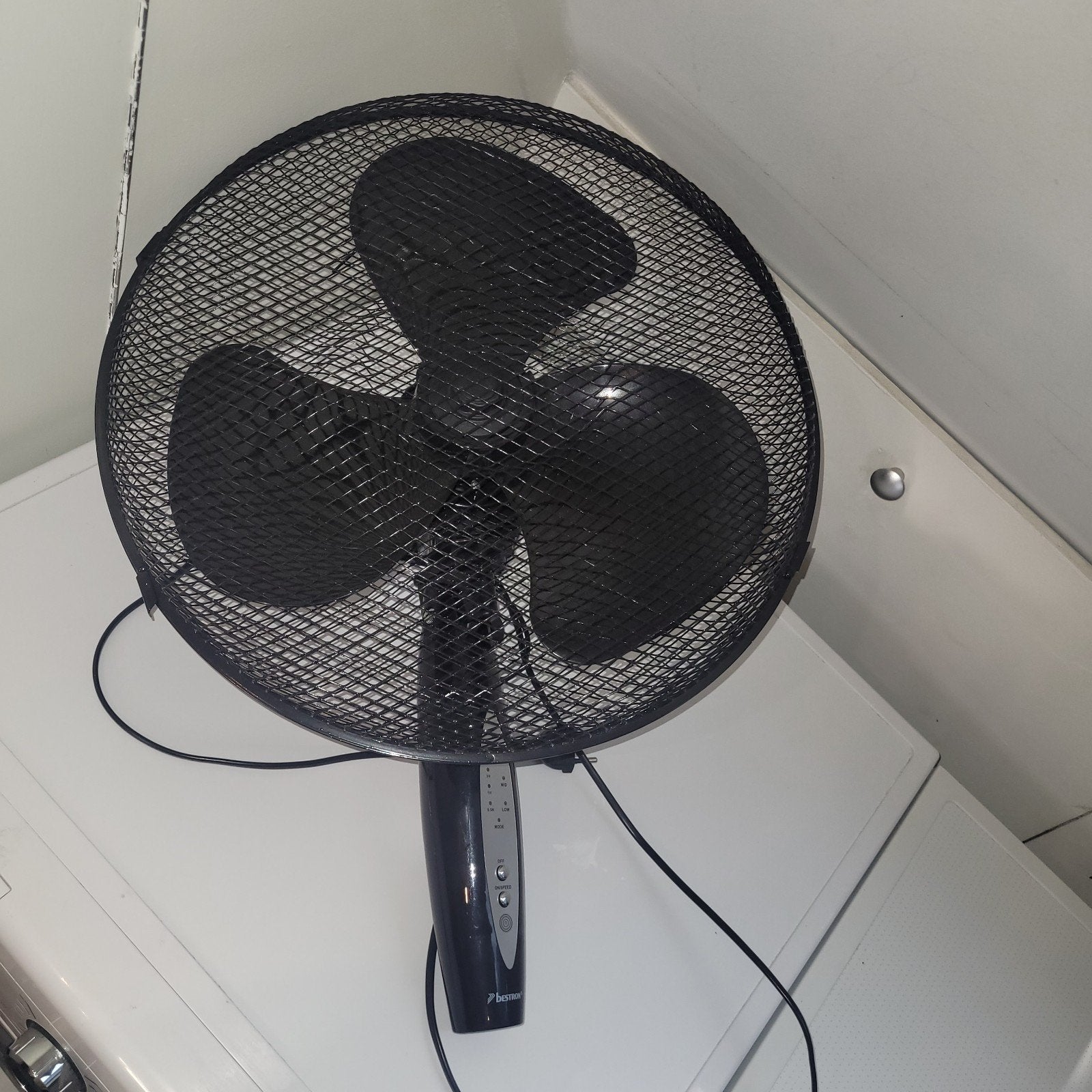 Bestron ventilator met Afstandsbediening, Zwart, Ophalen, Ventilator met afstandsbediening, Gebruikt, Statiefventilator