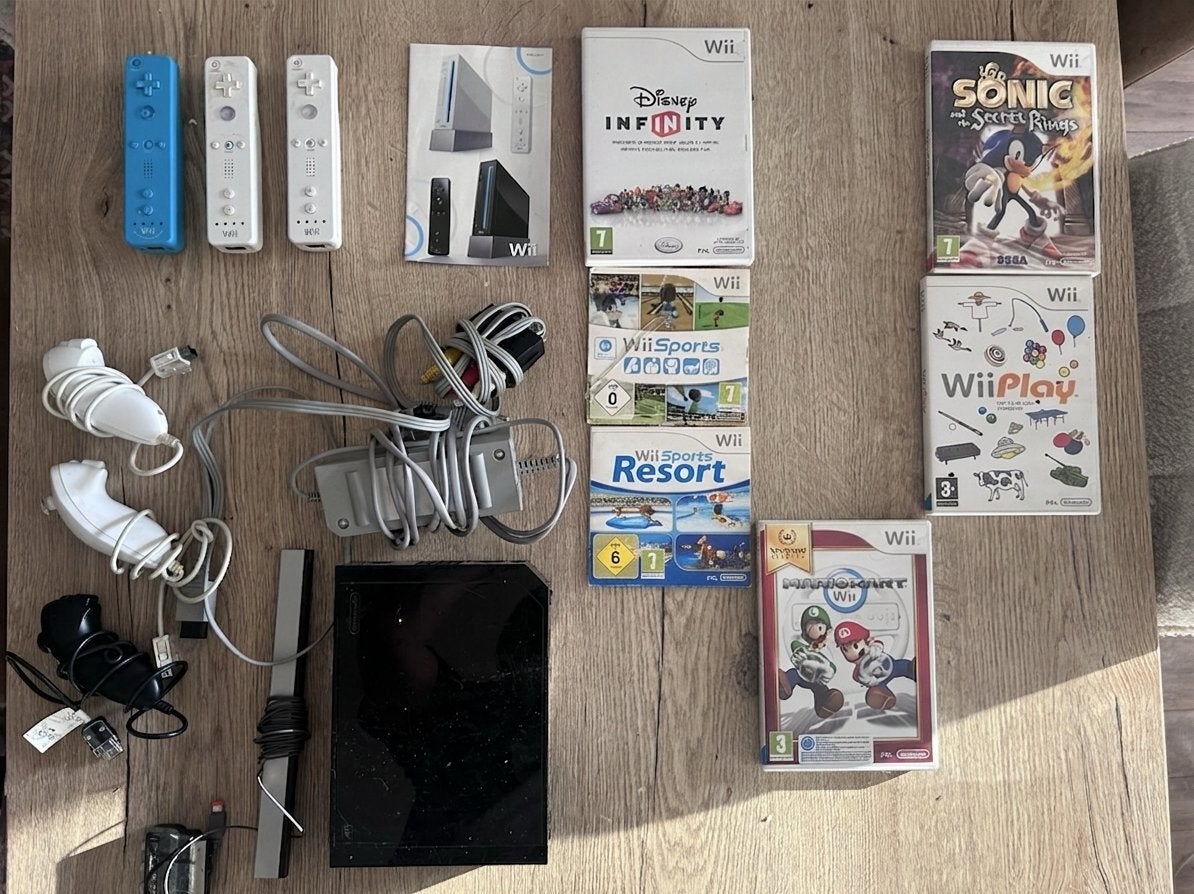 Zwarte Nintendo Wii Compleet met 6 Spellen en Extra's, Spelcomputers en Games, Ophalen of Verzenden, Gebruikt, Met 3 controllers of meer