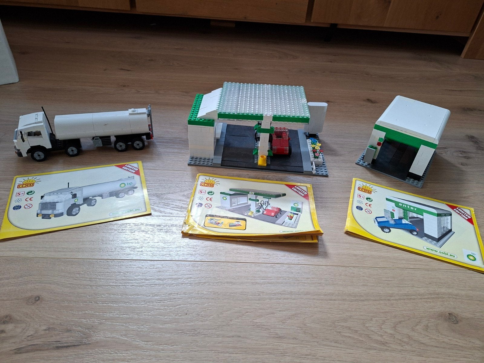 COBI BP Tankwagen, Tankstation en Wasstraat bouwset, Ophalen of Verzenden, Gebruikt, Overige merken