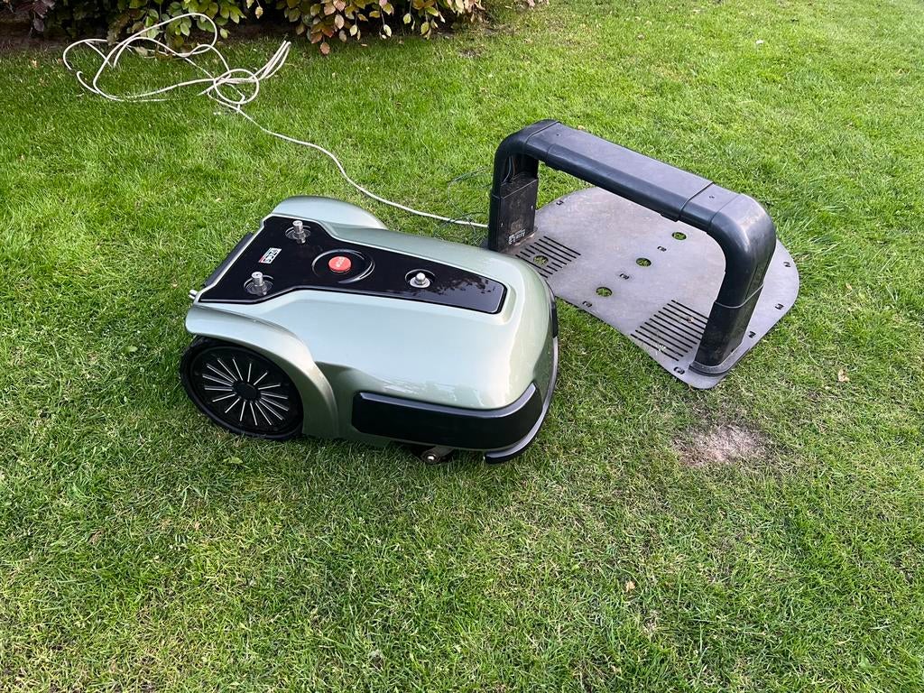 Robotmaaier Ambrogio Protech L35i (7000m2), Ophalen of Verzenden, Zo goed als nieuw