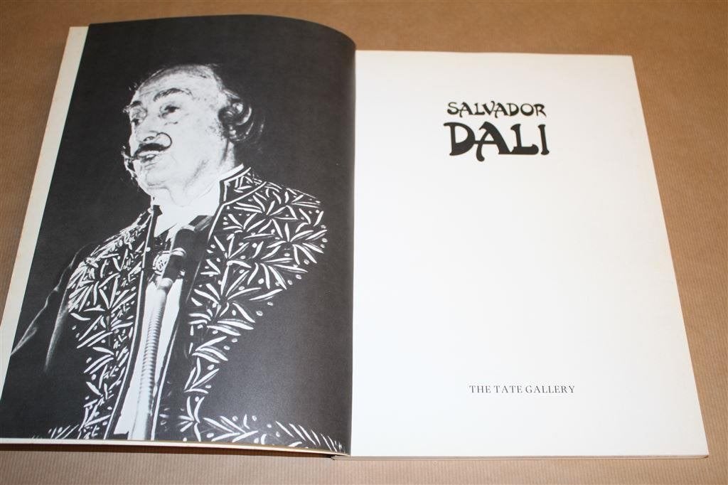 Salvador Dali. Tate Gallery., Ophalen of Verzenden, Gelezen