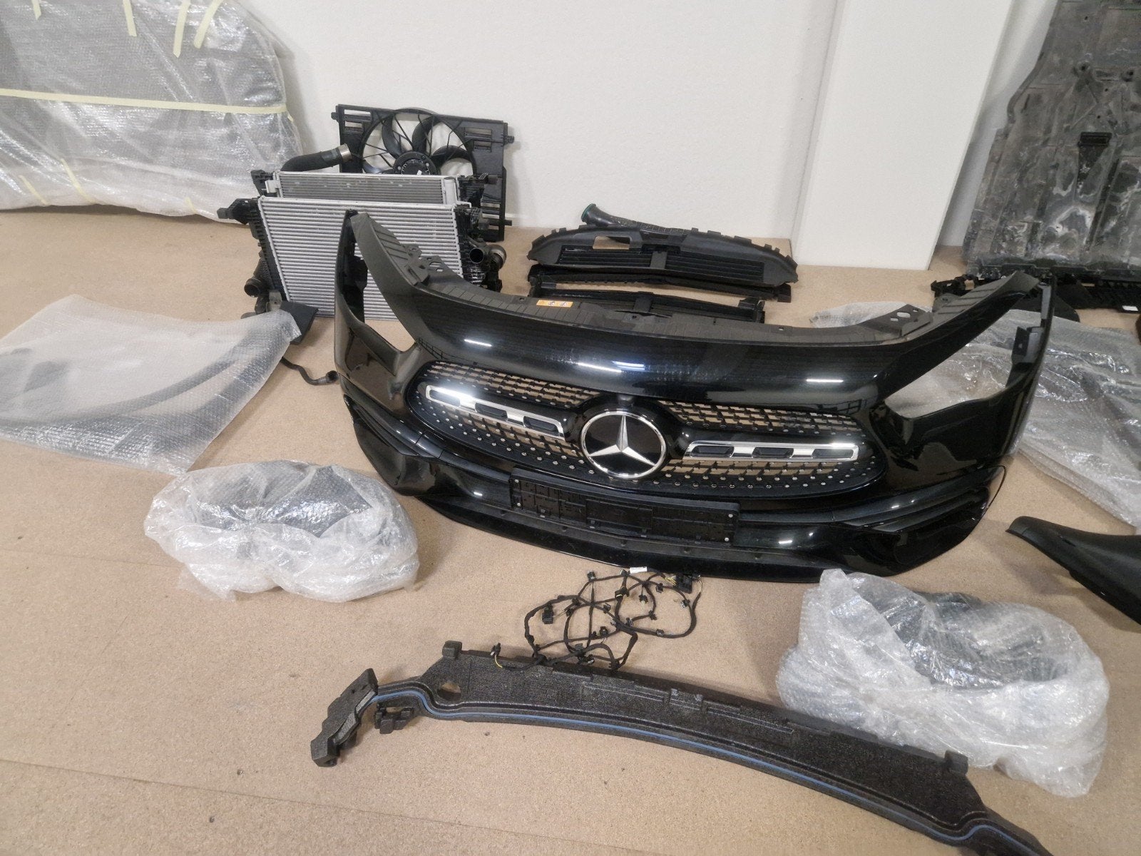 Voorkop mercedes GLA 200 H245, Ophalen, Motorkap