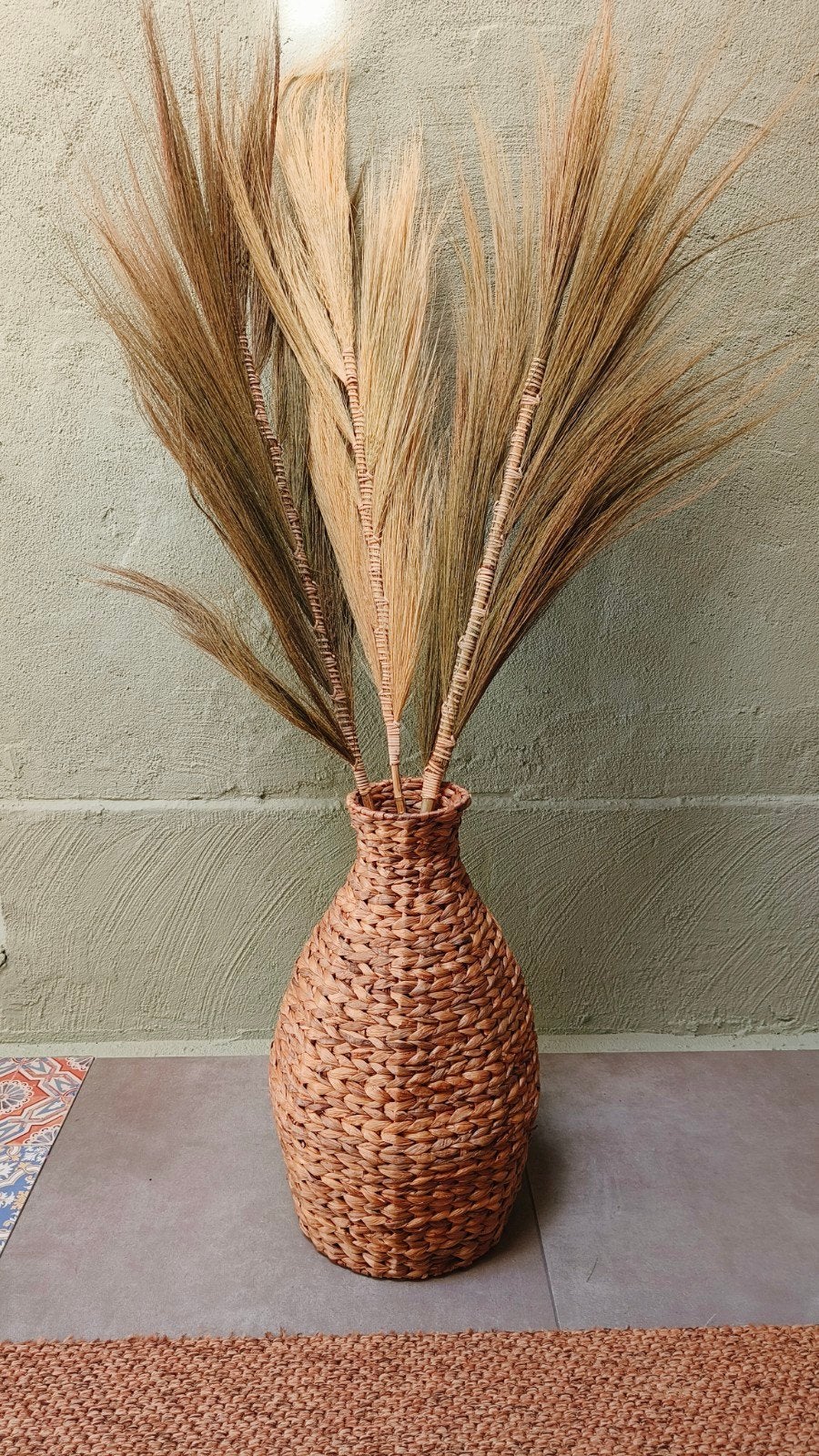 Handgemaakte Balinese natuurlijke vaas met 3 pluimen.NIEUW!, Ophalen, Gebruikt, Bruin, Natuurlijk materiaal