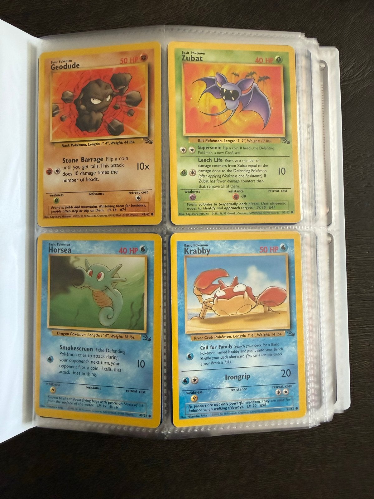 Pokemon kaarten oud en nieuw in een map, Hobby en Vrije tijd, Ophalen of Verzenden, Gebruikt, Meerdere kaarten