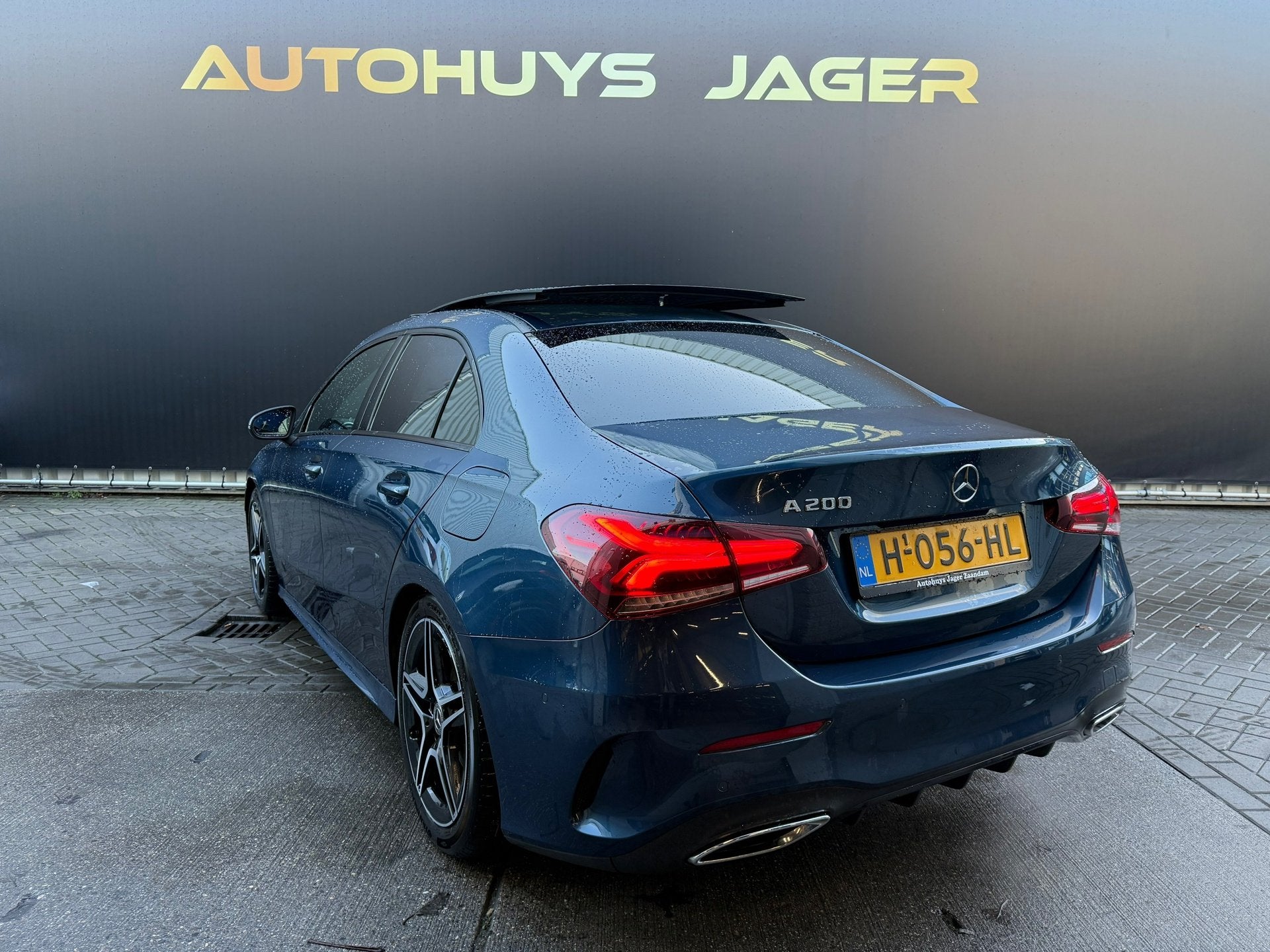 Mercedes-Benz A-klasse 200 Business Solution AMG Pano Camera, Auto's, Gebruikt, 4 cilinders, Blauw, 163 pk
