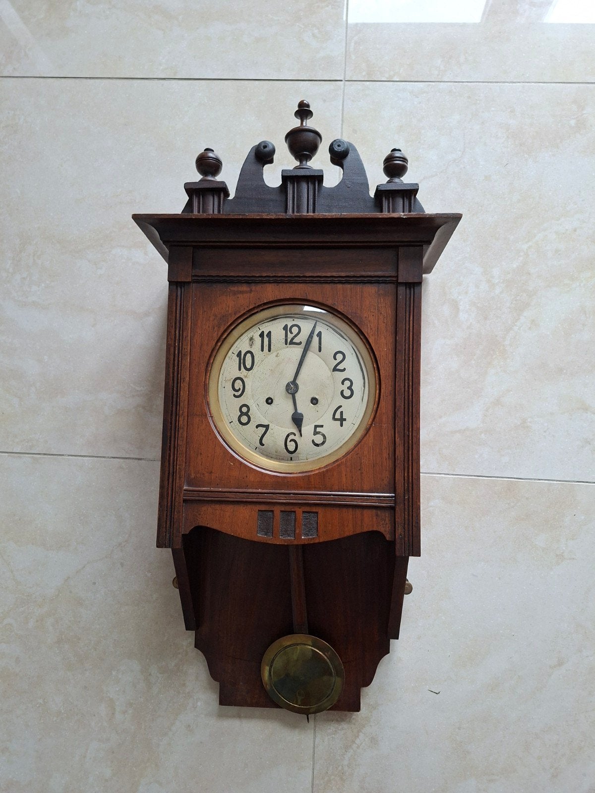 Antieke GW Wandklok met Slinger - Hout en Messing, Ophalen