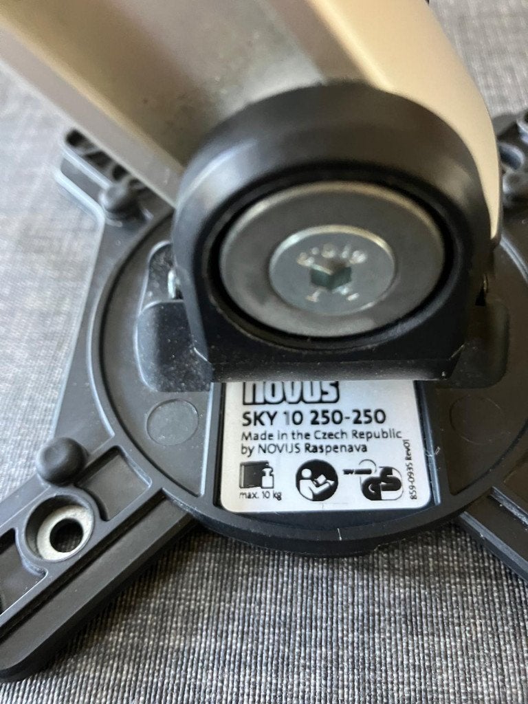 Novus Sky TV beugel 10 250-250 (caravan/ camper), Ophalen of Verzenden, Zo goed als nieuw