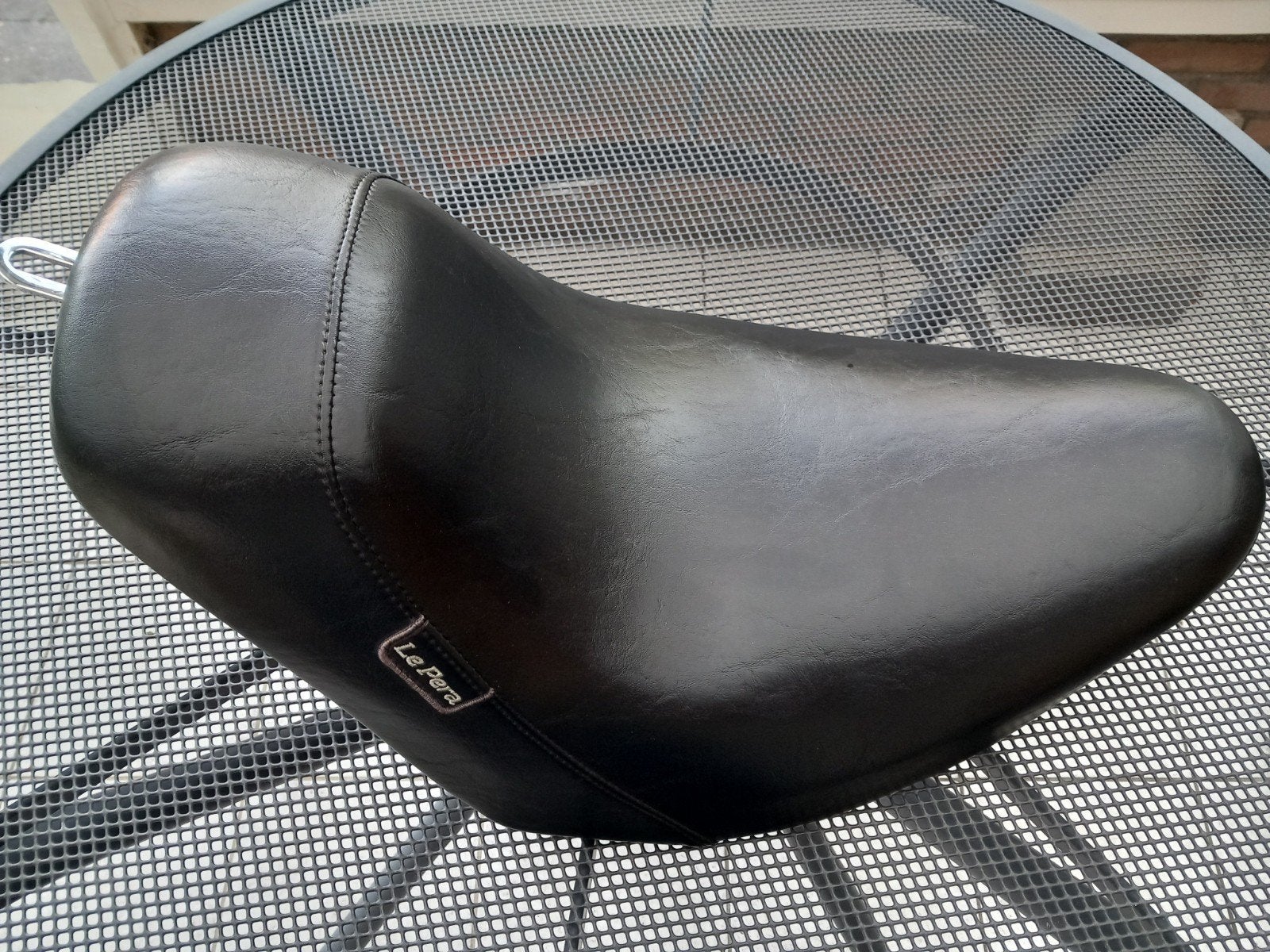 Le Pera Bare Bones Solo Seat Harley FatBoy 2008, 200 mm, Ophalen of Verzenden