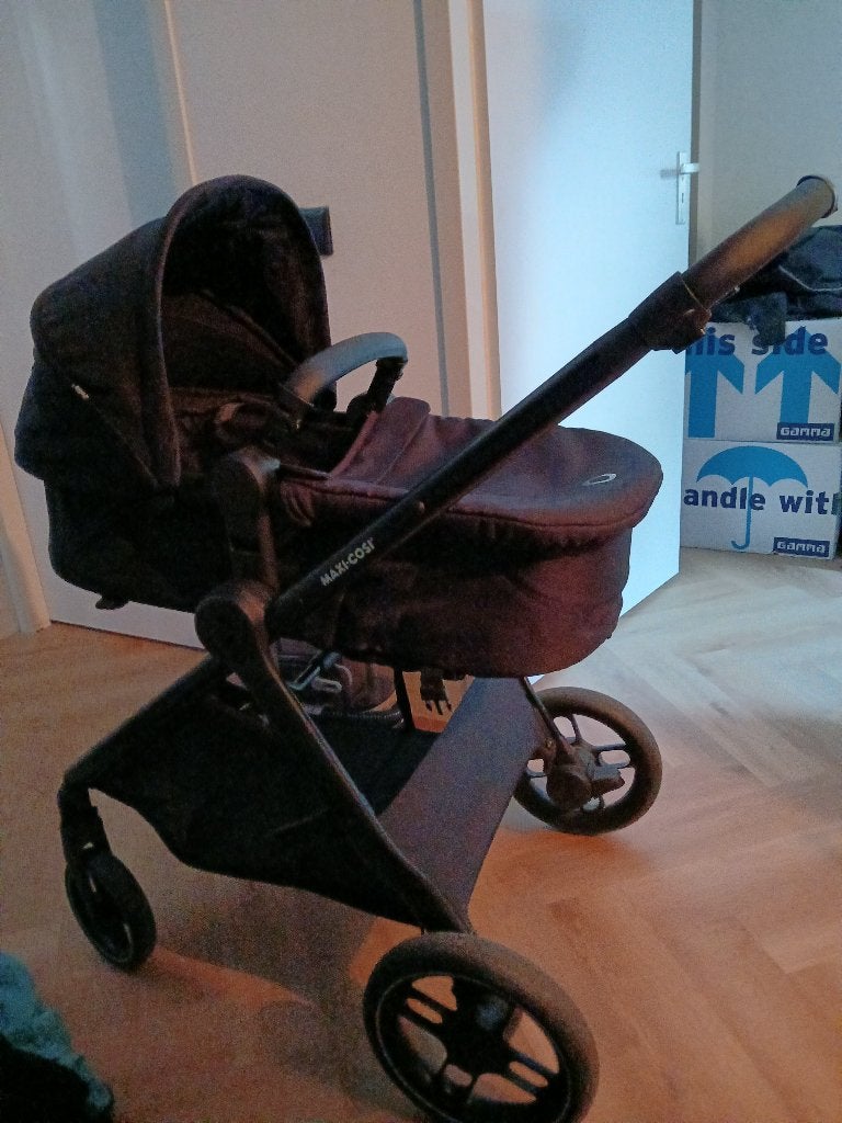 Maxi-Cosi Zelia 3 Kinderwagen 2-in-1 Essential Black, Kinderwagen, Ophalen of Verzenden, Zo goed als nieuw, Verstelbare duwstang
