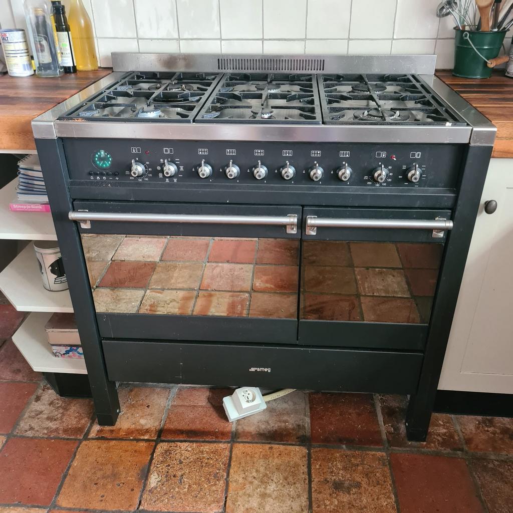 SMEG 6 pits gasfornuis met dubbele oven, Witgoed en Apparatuur, Fornuizen, Ophalen, 60 cm of meer, Zo goed als nieuw, Gas