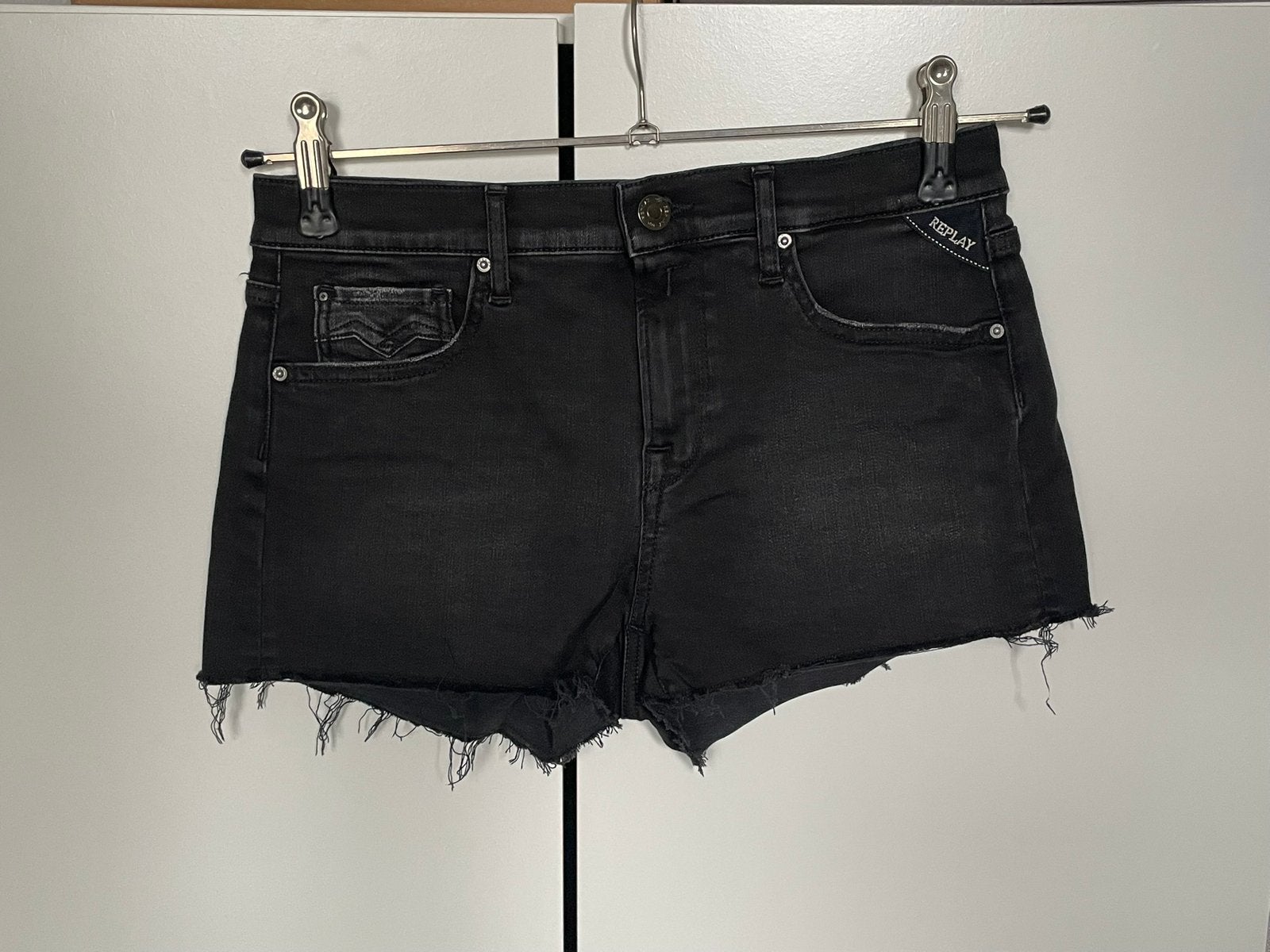 Replay Dames Jeans Short Grijs/Zwart, Kort, Verzenden, Zo goed als nieuw, Maat 34 (XS) of kleiner