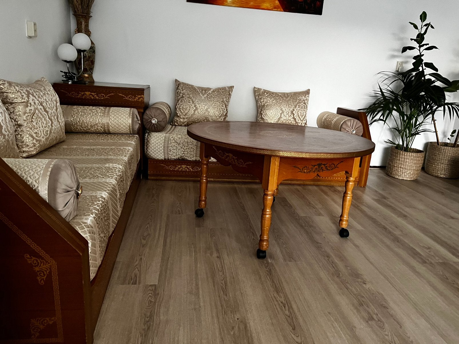 Mooie gestoffeerde Marokkaanse hoekbank incl. tafel, Ophalen of Verzenden, Zo goed als nieuw, Hout