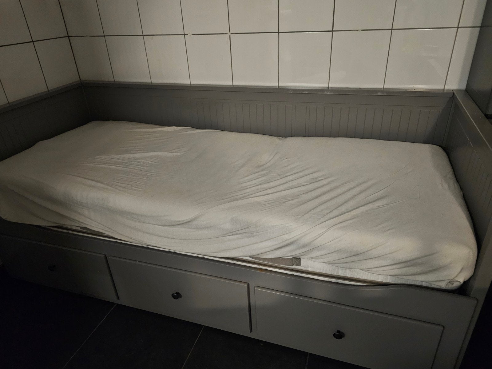 IKEA Hemnes Bedbank Grijs met 3 Lades, Ophalen, Gebruikt, Eenpersoons, Modern, Scandinavisch