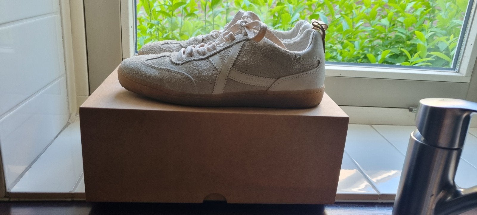 Nieuwe bulboxer sneakers, Ophalen of Verzenden, Nieuw, Beige, Sneakers of Gympen