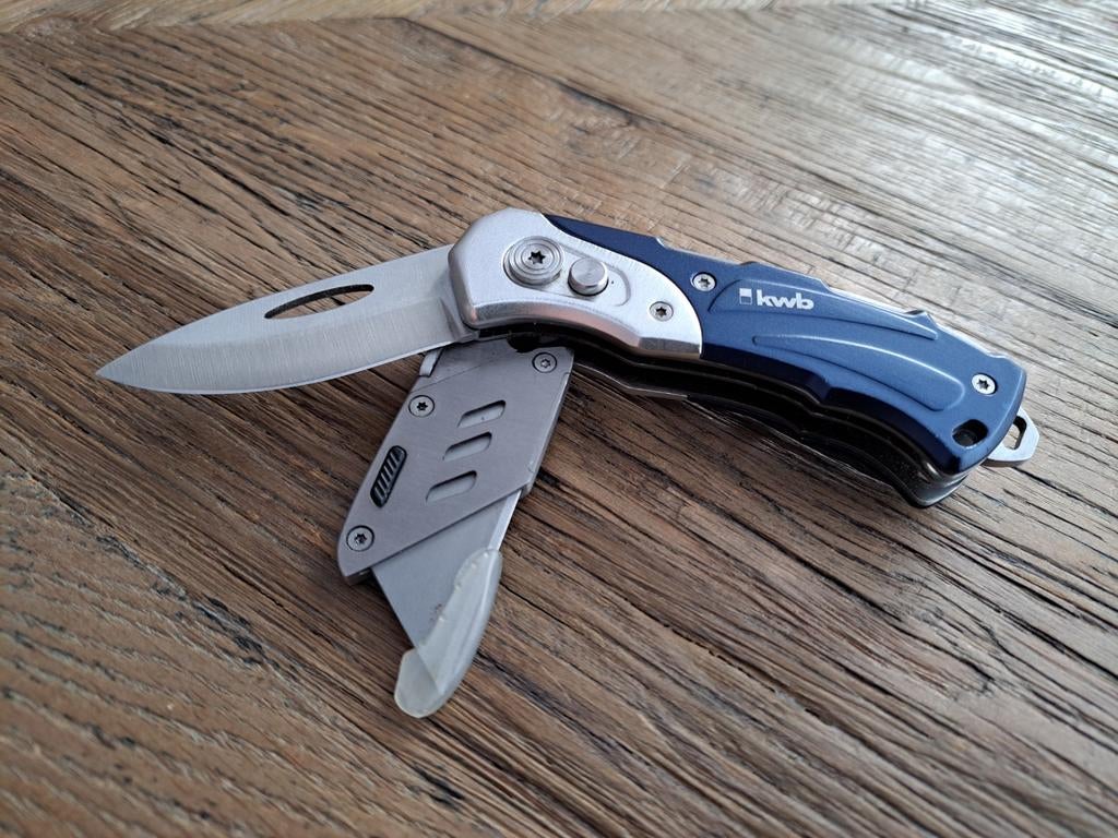 Zwaar universeel kwb vouwmes blauw-zilver, Ophalen of Verzenden, Gebruikt