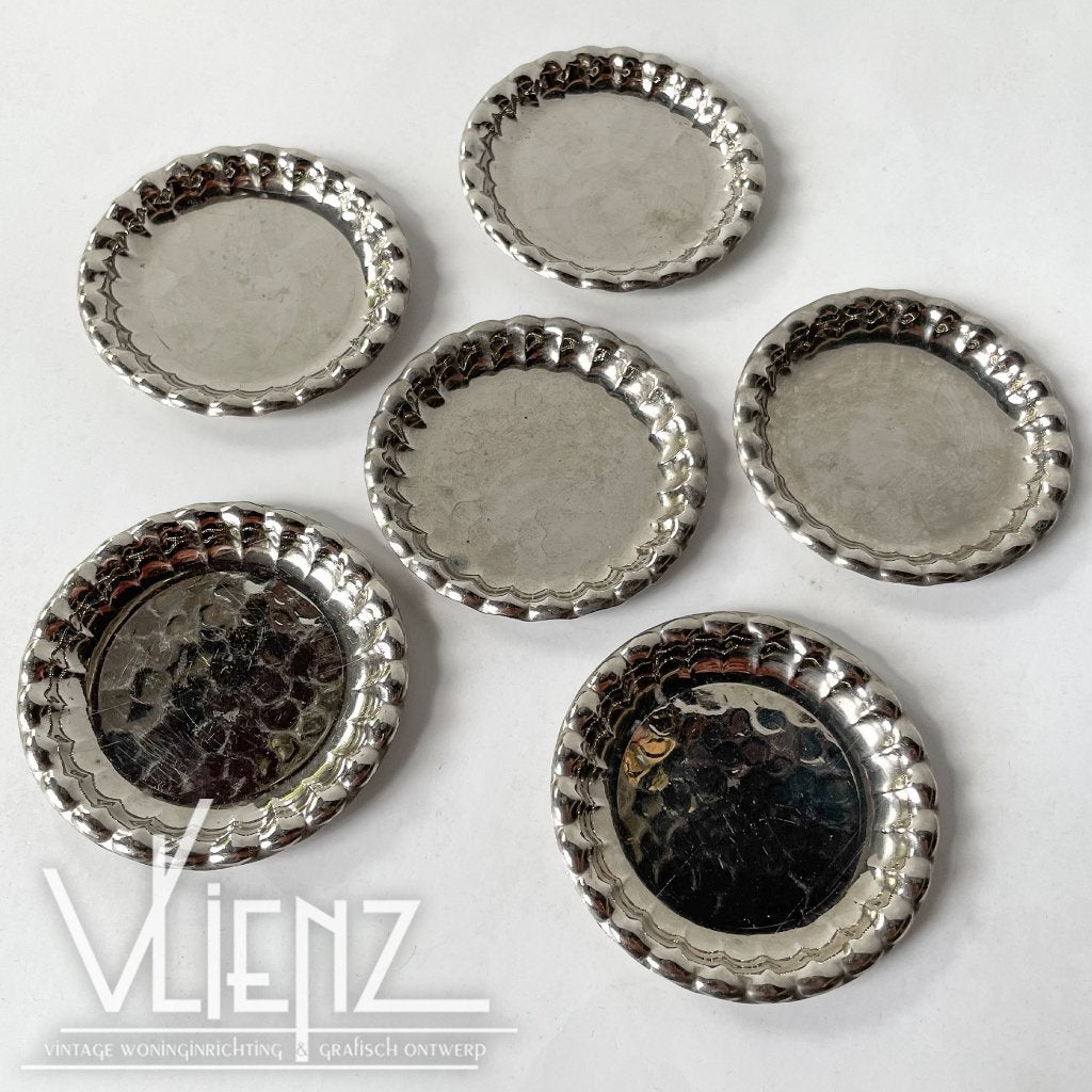 Set zes vintage, metalen onderzetters petit fours schaaltjes, Ophalen of Verzenden, Huis en Inrichting