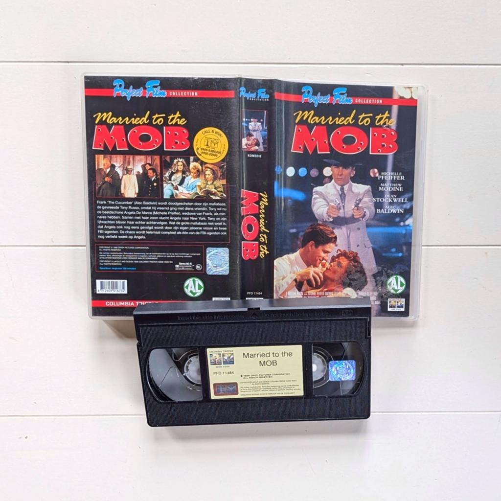 Married to the Mob (1988) VHS Videoband, Michelle Pfeiffer, Alle leeftijden, Ophalen of Verzenden, Zo goed als nieuw, Komedie