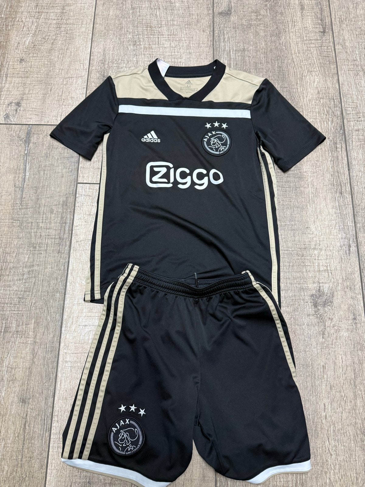 Ajax uit tenue 2019/2020 (shirt + broekje), Ophalen of Verzenden, Zo goed als nieuw