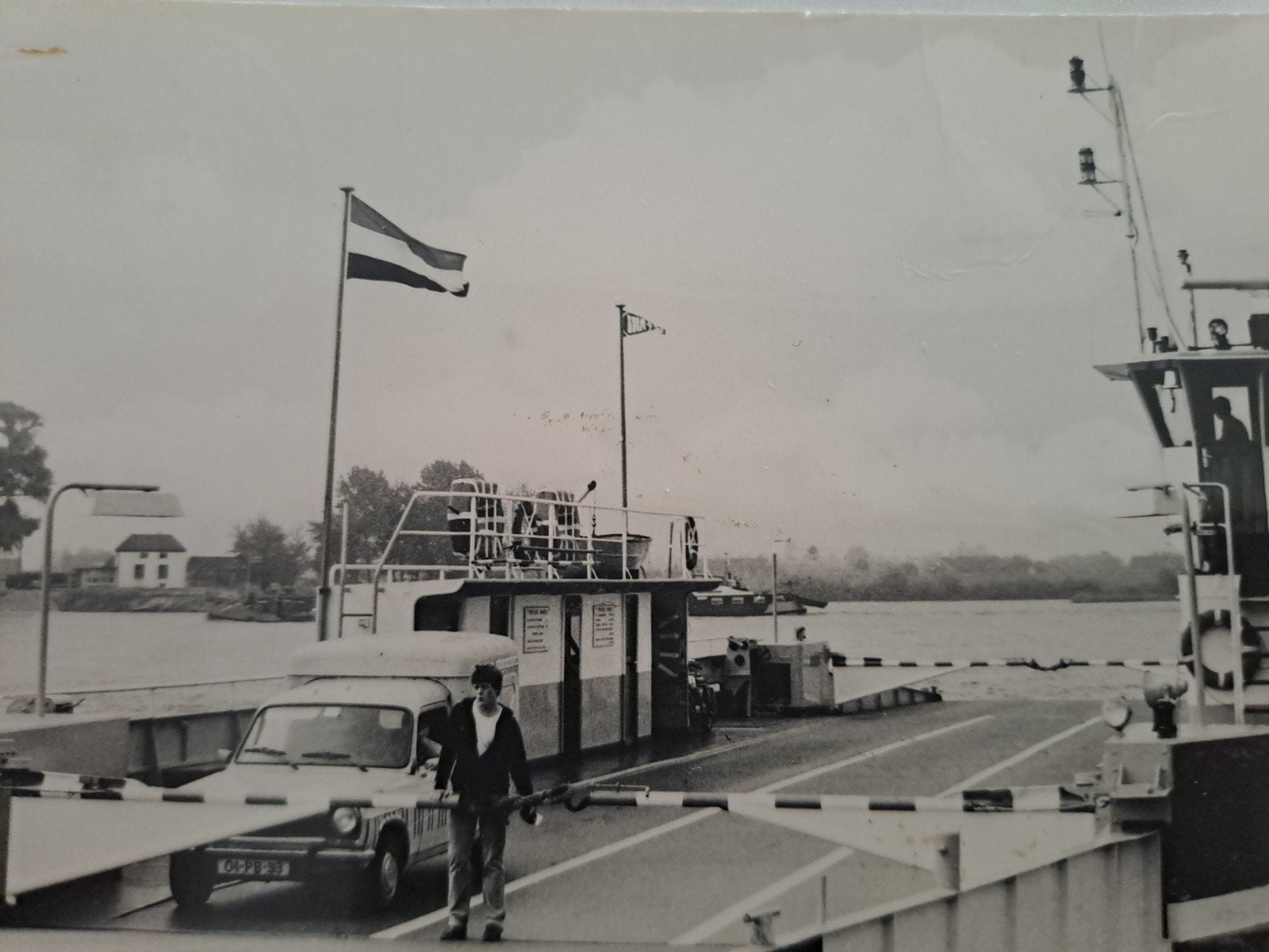 Brakel, veerpont, gelopen, Verzamelen, Ansichtkaarten | Nederland, Ophalen of Verzenden, 1940 tot 1960, Friesland