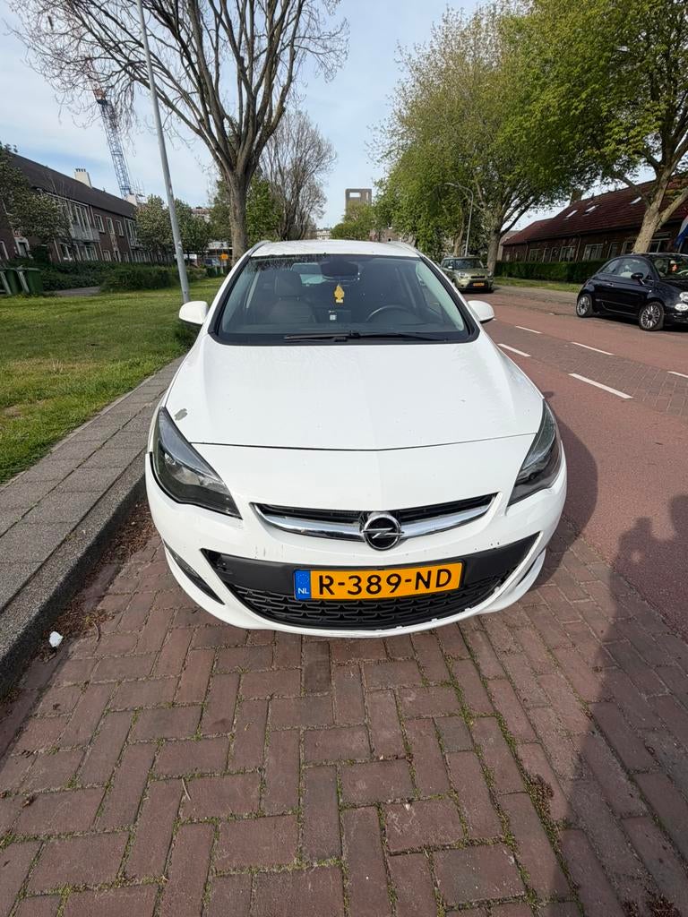 Opel Astra 2.0 Cdti 165pk Aut. 2014 Wit, Zwart, 4 cilinders, Parkeersensor, Wit