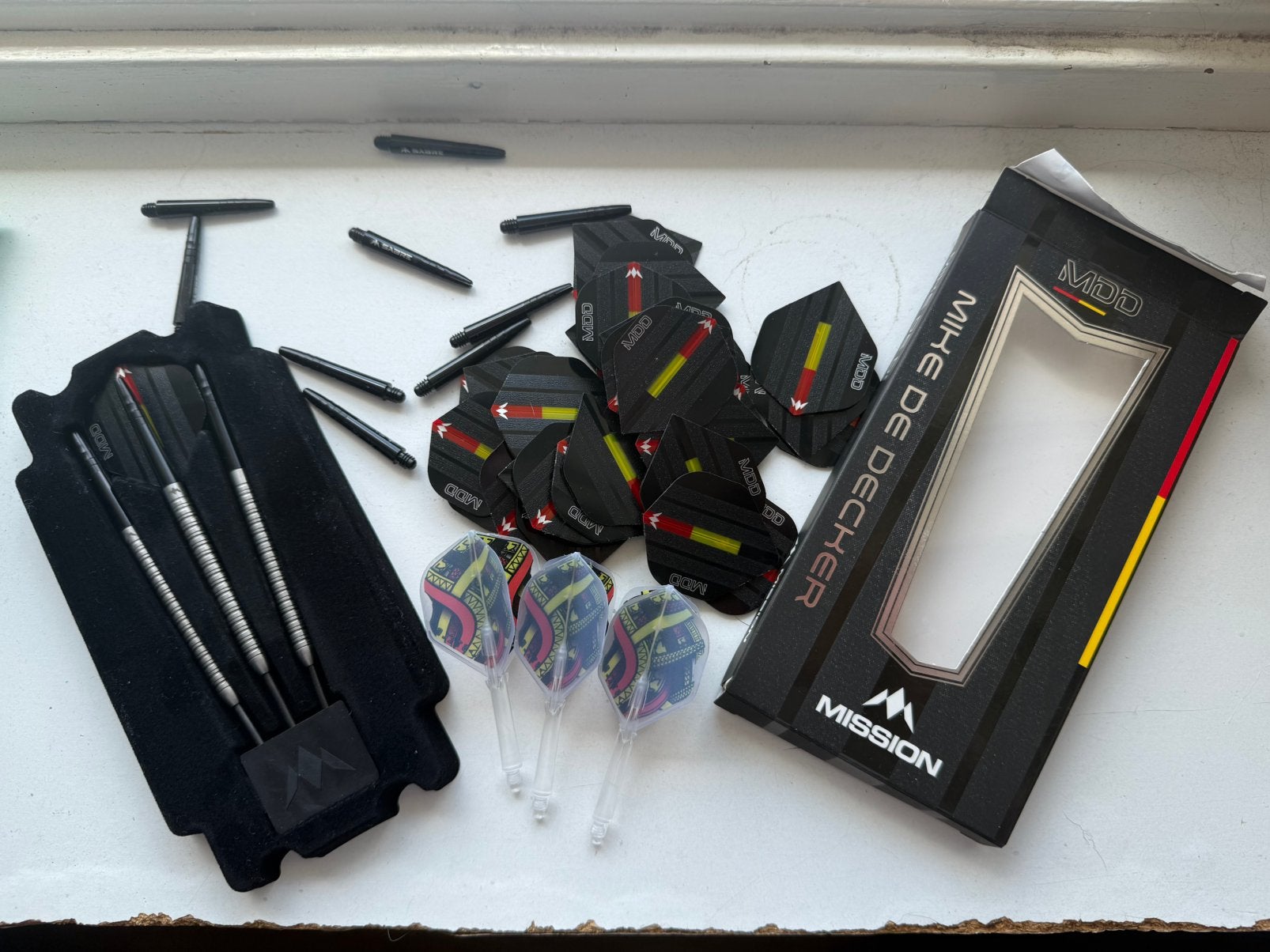 Mike de Decker 21g mission darts, Sport en Fitness, Darts, Ophalen of Verzenden, Zo goed als nieuw, Flights