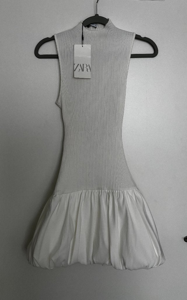 Korte jurk met bubble hem - witte, Nieuw, Ophalen of Verzenden, Maat 34 (XS) of kleiner, Boven de knie