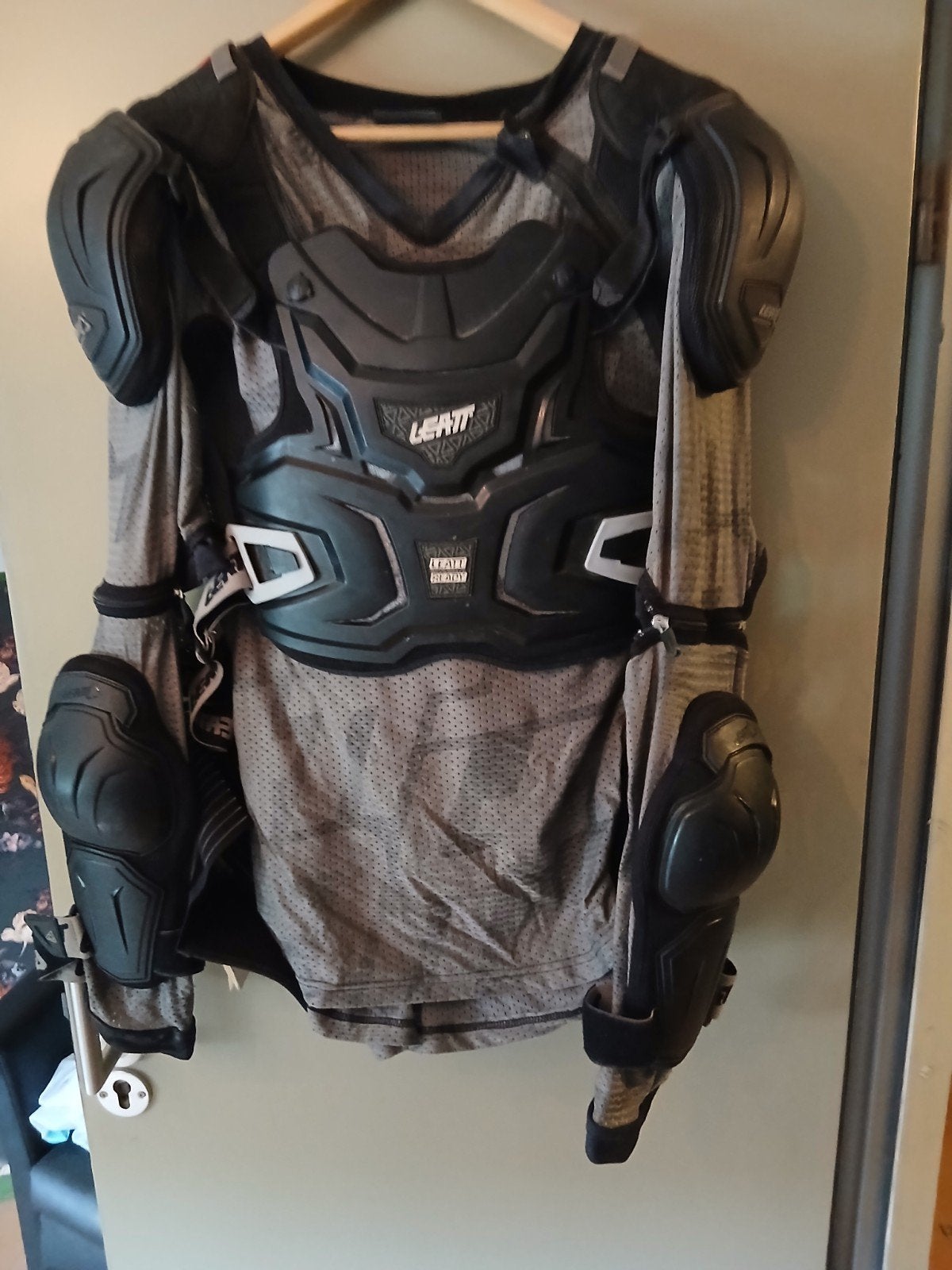 Offroad harnas met knie stukken 1x gebruikt, Motoren, Ophalen of Verzenden, Gebruikt