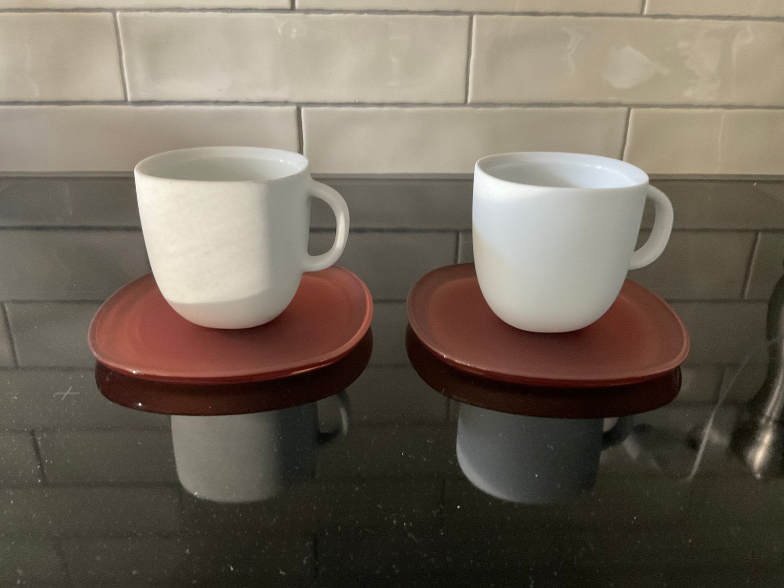 Nespresso Lume Lungo kop en schotels (2), Ophalen, Zo goed als nieuw, Overige stijlen, Kop(pen) en/of Schotel(s)