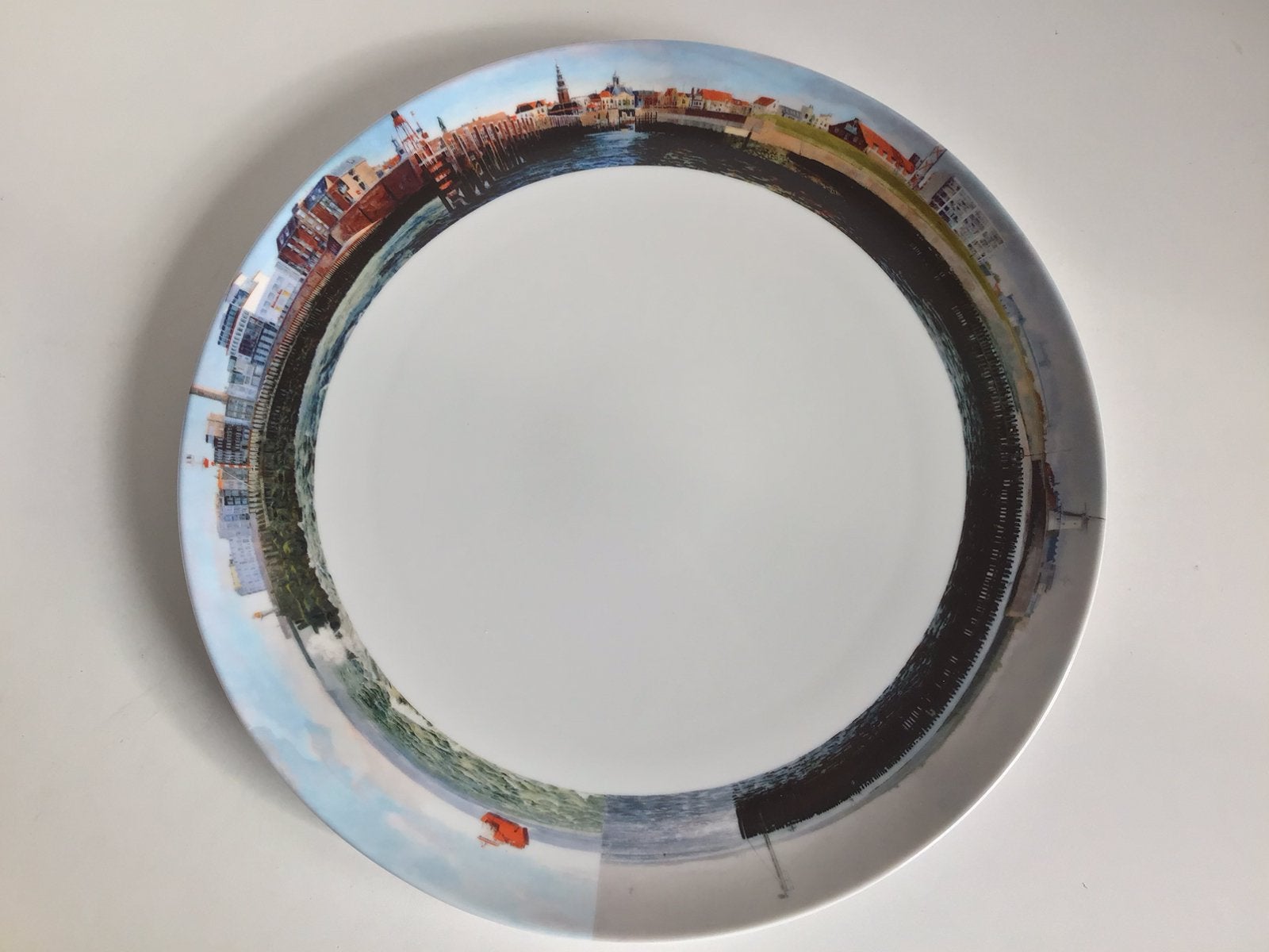 Bord 31cm Taste of Art Jo Dumon Tak Vlissingen kust Panorama, Ophalen of Verzenden, Nieuw, Porselein, Bord(en)