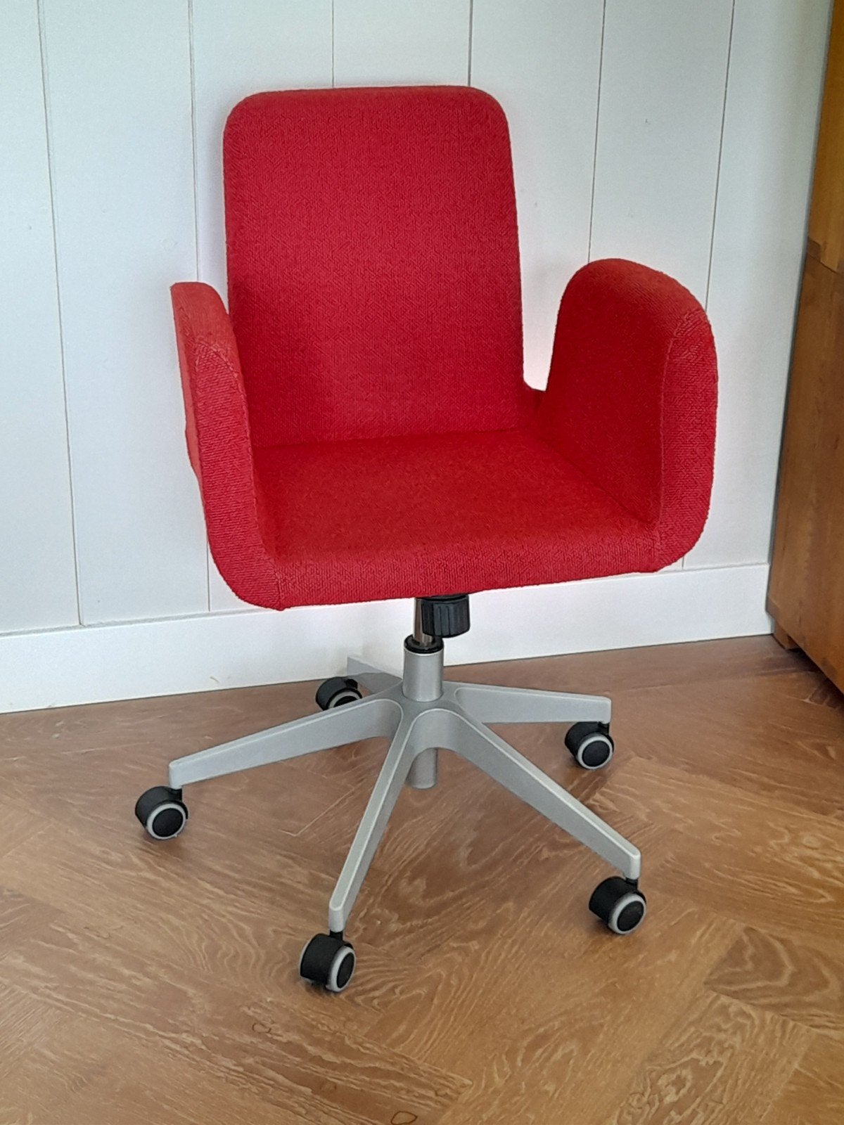 Bureaustoel Ikea, met wielen, per stuk, Huis en Inrichting, Bureaustoelen, Ophalen, Gebruikt, Rood, Bureaustoel