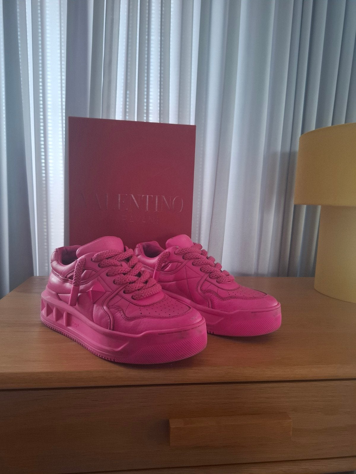 Valentino Garavani One Stud Sneakers Roze Maat 41, Ophalen of Verzenden, Sneakers of Gympen, Valentino Garavani, Roze