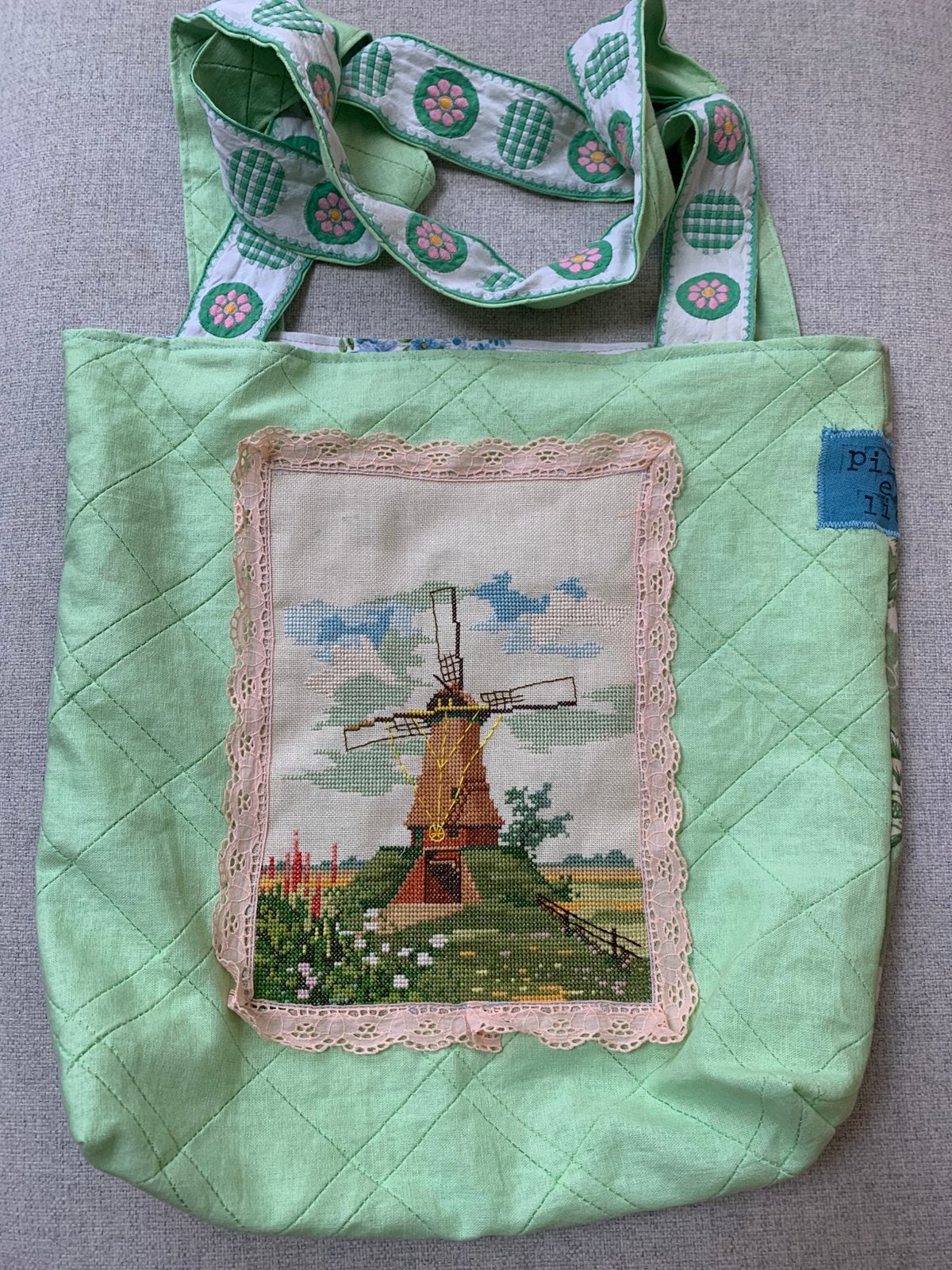 Totebag met geborduurde molen em vintage stoffen, Sieraden, Tassen en Uiterlijk, Tassen | Schoudertassen, Ophalen of Verzenden