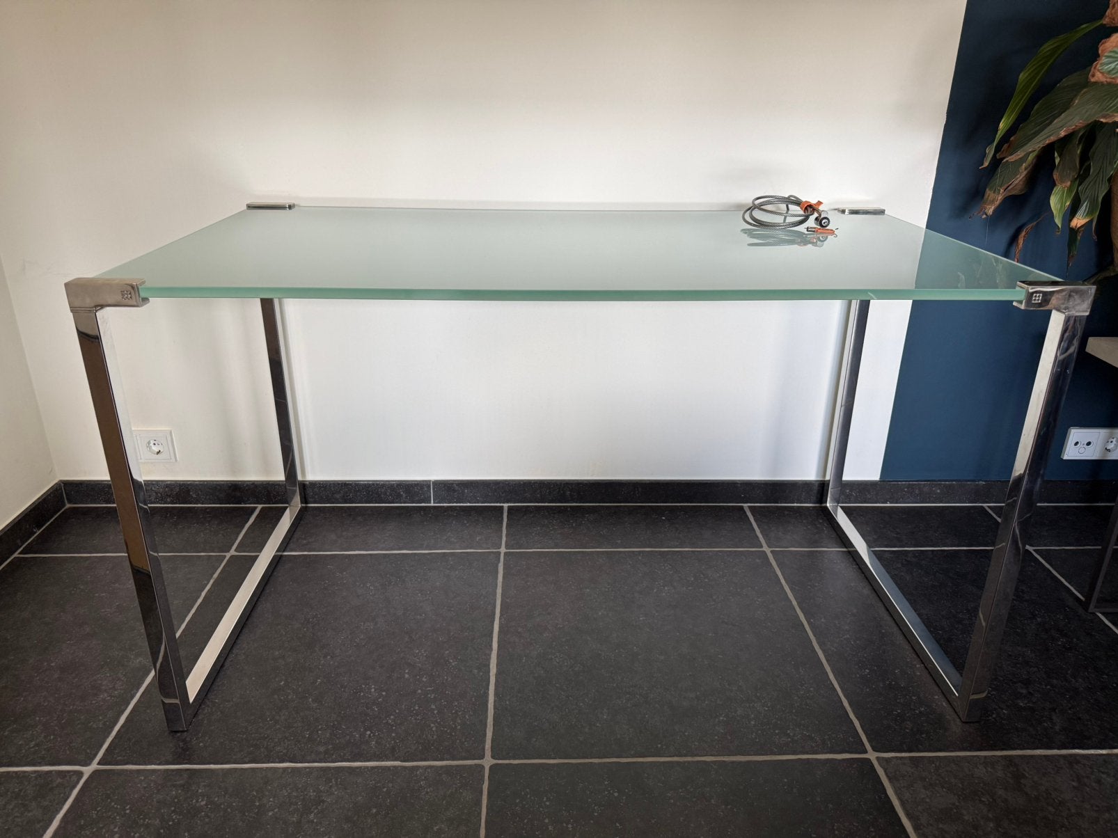 Ghyczy T53 Bureau, mat Glas, RVS Hout, Kensington Microsaver, Gebruikt, Ophalen of Verzenden, 70 cm, Overige merken