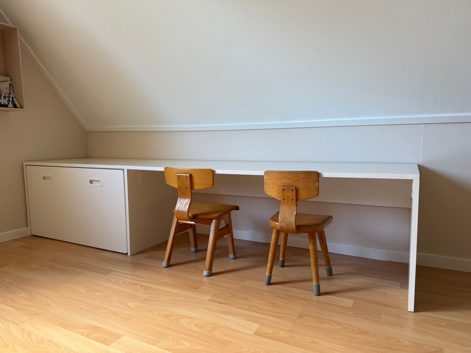 Kinderbureau met IKEA lade, excl. stoeltjes, Huis en Inrichting, Ophalen, Gebruikt, Kinderbureau, 235 cm