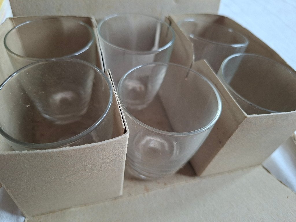 6 glaasjes nieuw in doos, ca. 7 cm. hoog, Ophalen of Verzenden, Nieuw, Glas, Overige stijlen
