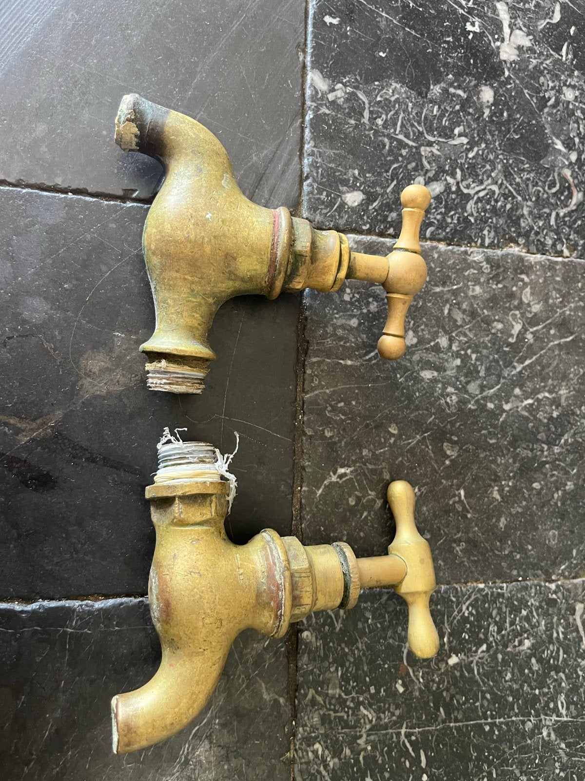 Antieke bronzen kranen - set van 2, Verzenden, Brons
