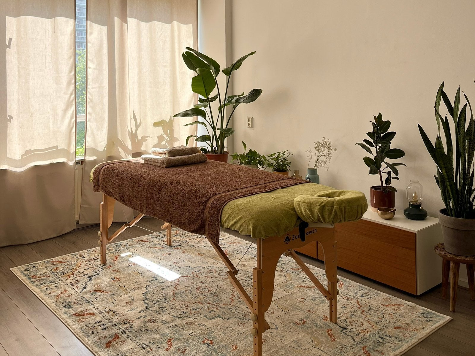 Thai Massage & Oil Massage – Rotterdam Centrum, Bedrijfsmassage
