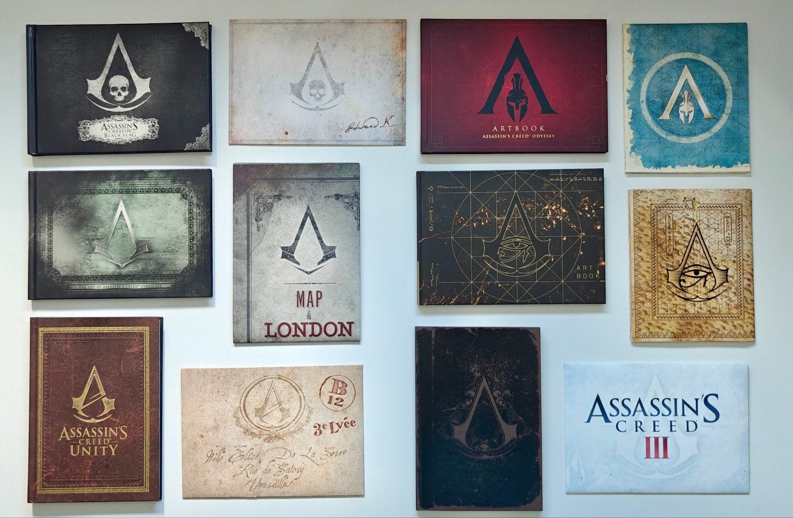 Assassin's Creed Artbooks & Maps Collectie, Ophalen of Verzenden, Zo goed als nieuw
