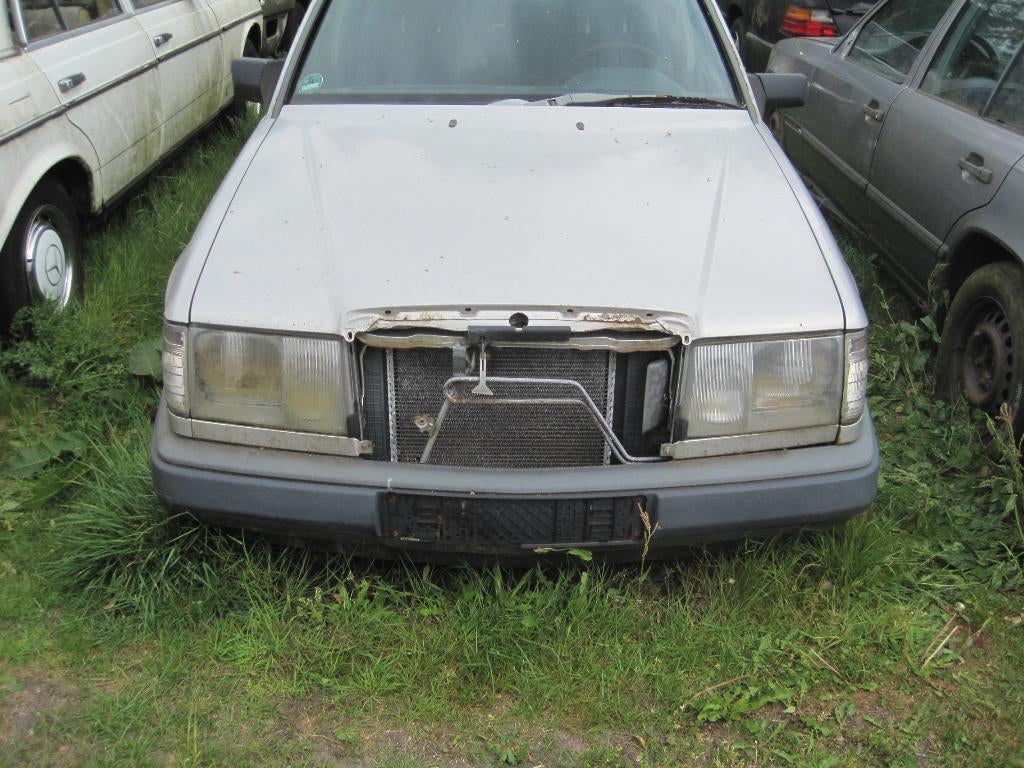 Mercedes W124 260E bouwjaar 1986 voor onderdelen, Auto-onderdelen, Ophalen, Gebruikt, Overige automerken