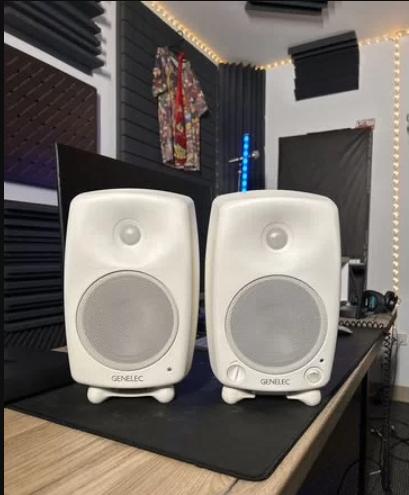 Genelec 8030b+Genelec G Three