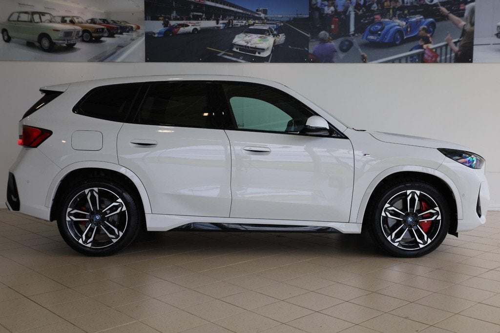BMW iX1 eDrive20 | M Sportpakket Pro | Achteruitrijcamera |, Auto's, BMW, Gebruikt, 750 kg, Met garantie (alle), 33 min