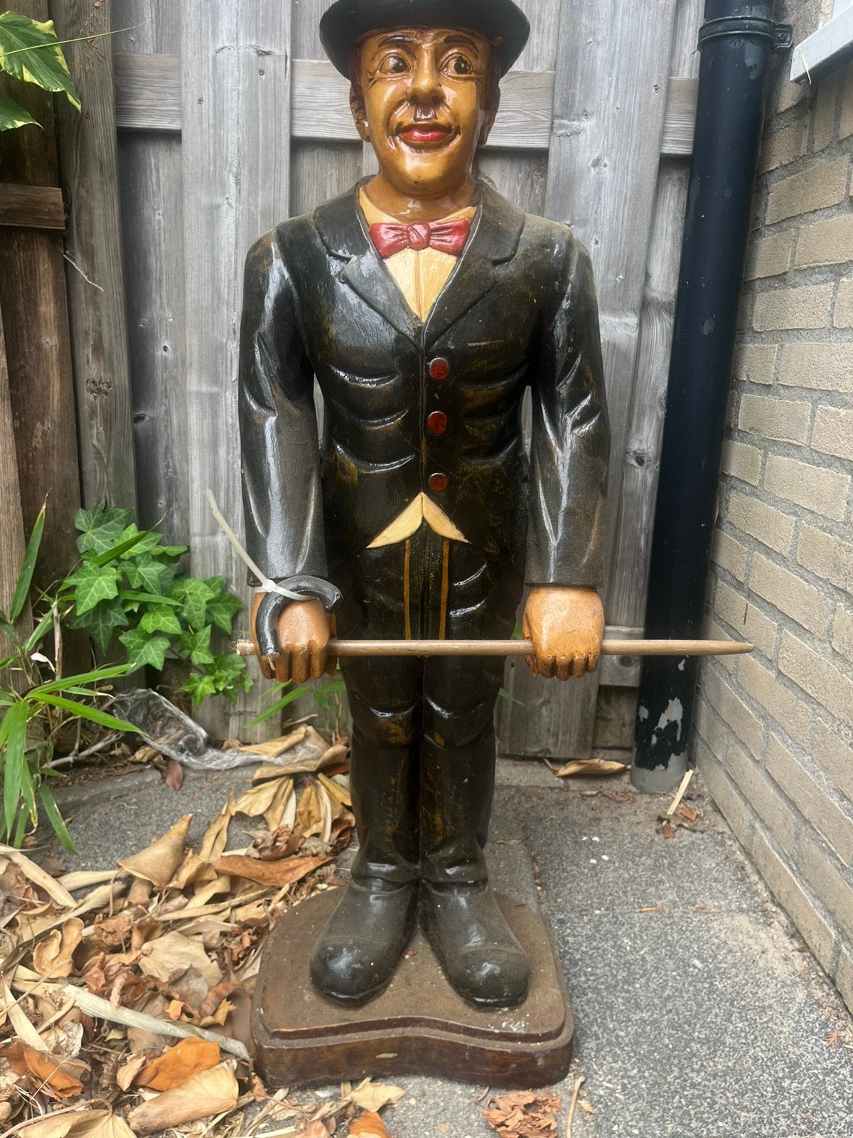 houten Charlie Chaplin beeld, Tuin en Terras, Tuinbeelden, Ophalen, Zo goed als nieuw, Hout
