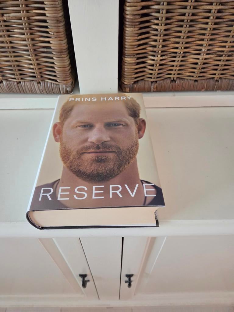 Prins Harry - Reserve, Ophalen of Verzenden, Gelezen