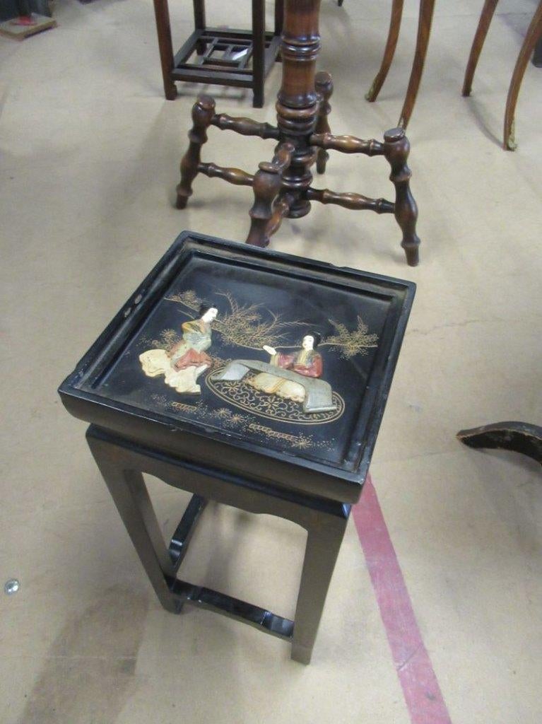Oer 11232 klein Chinees bijzettafeltje met inlegwerk, Ophalen