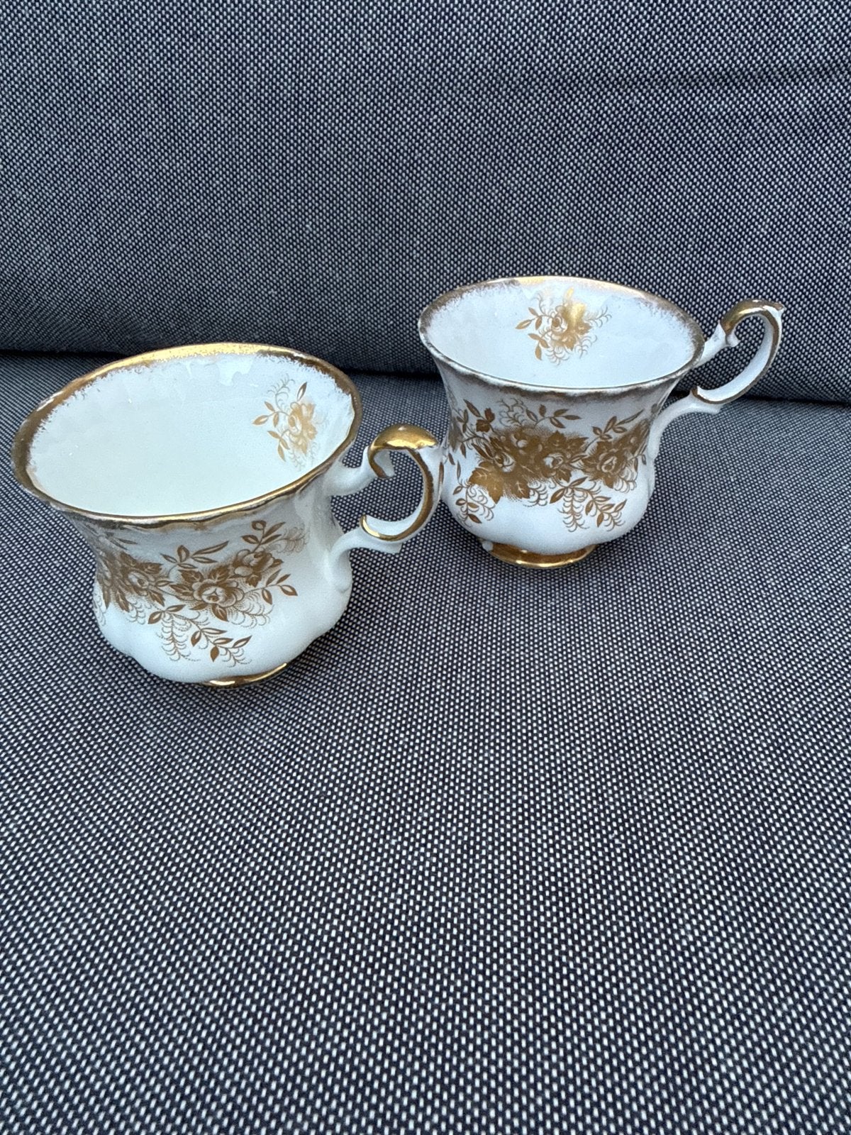 Royal Albert Antoinette & Prairie Crocus kopjes en schotel, Antiek en Kunst, Ophalen of Verzenden