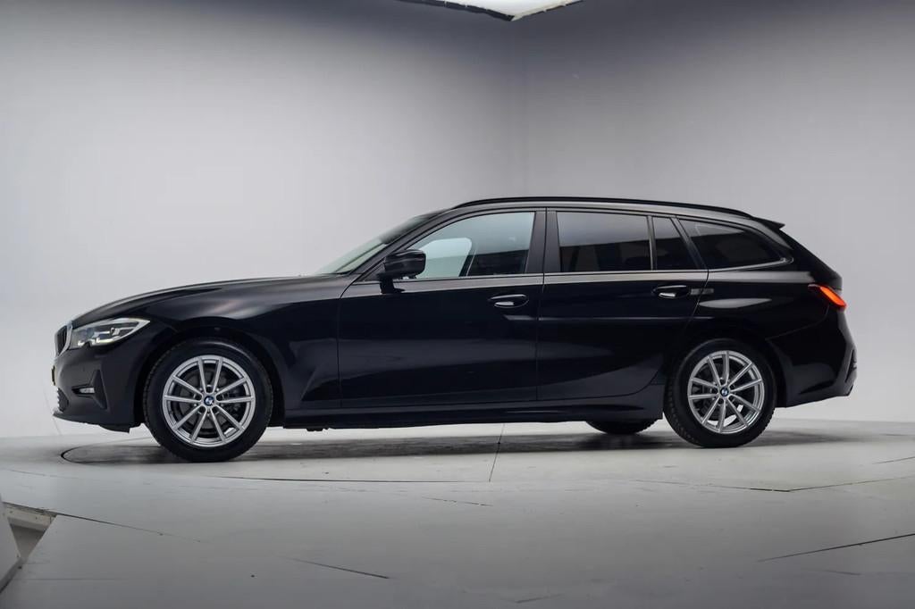 BMW 3 Serie Touring 318d Business [ Navi Trekhaak Carplay /, Auto's, 4 cilinders, 150 pk, Zwart, Origineel Nederlands