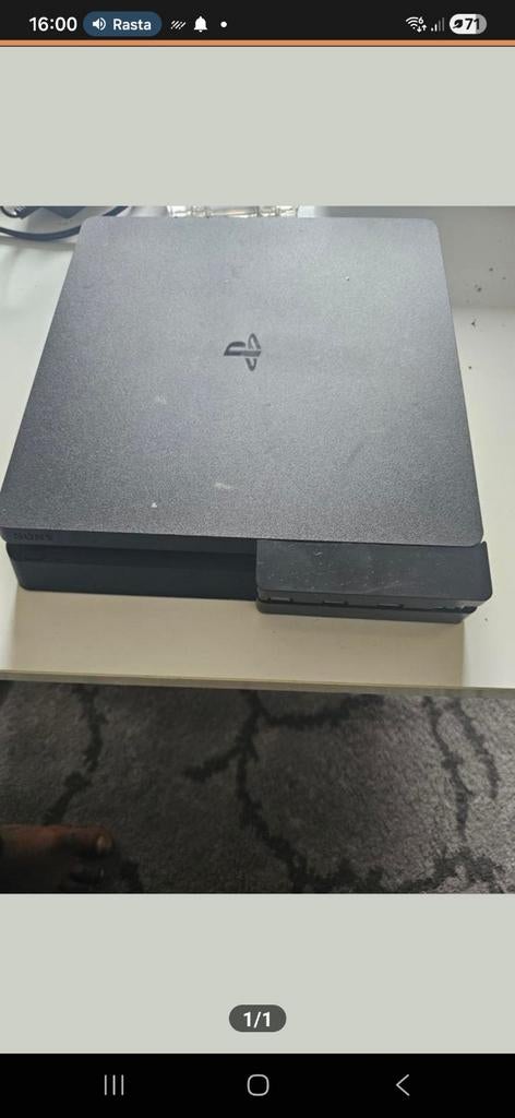 Playstation 4 Slim 1tb  met 2 controllers en 1 spel., Spelcomputers en Games, Spelcomputers | Sony PlayStation 4, Ophalen, Gebruikt