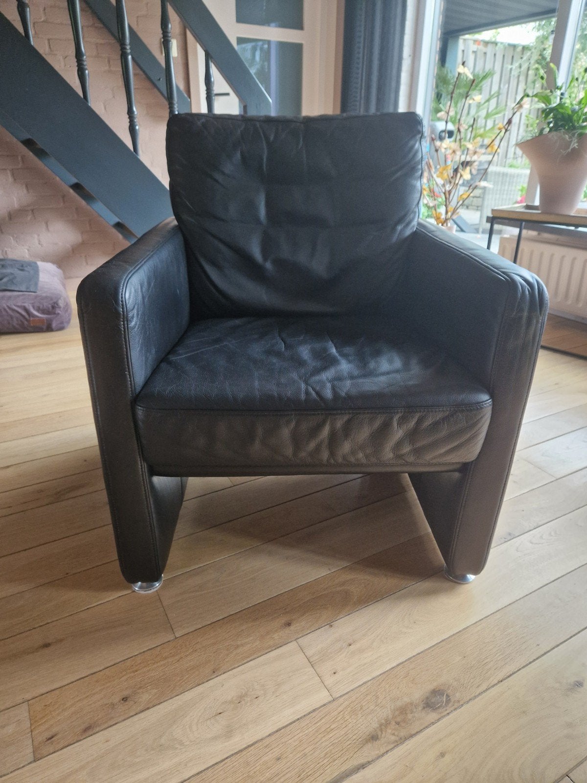 Zeer mooi en goed onderhouden zwarte lederen fauteuil, Ophalen, Gebruikt, 75 tot 100 cm, Leer
